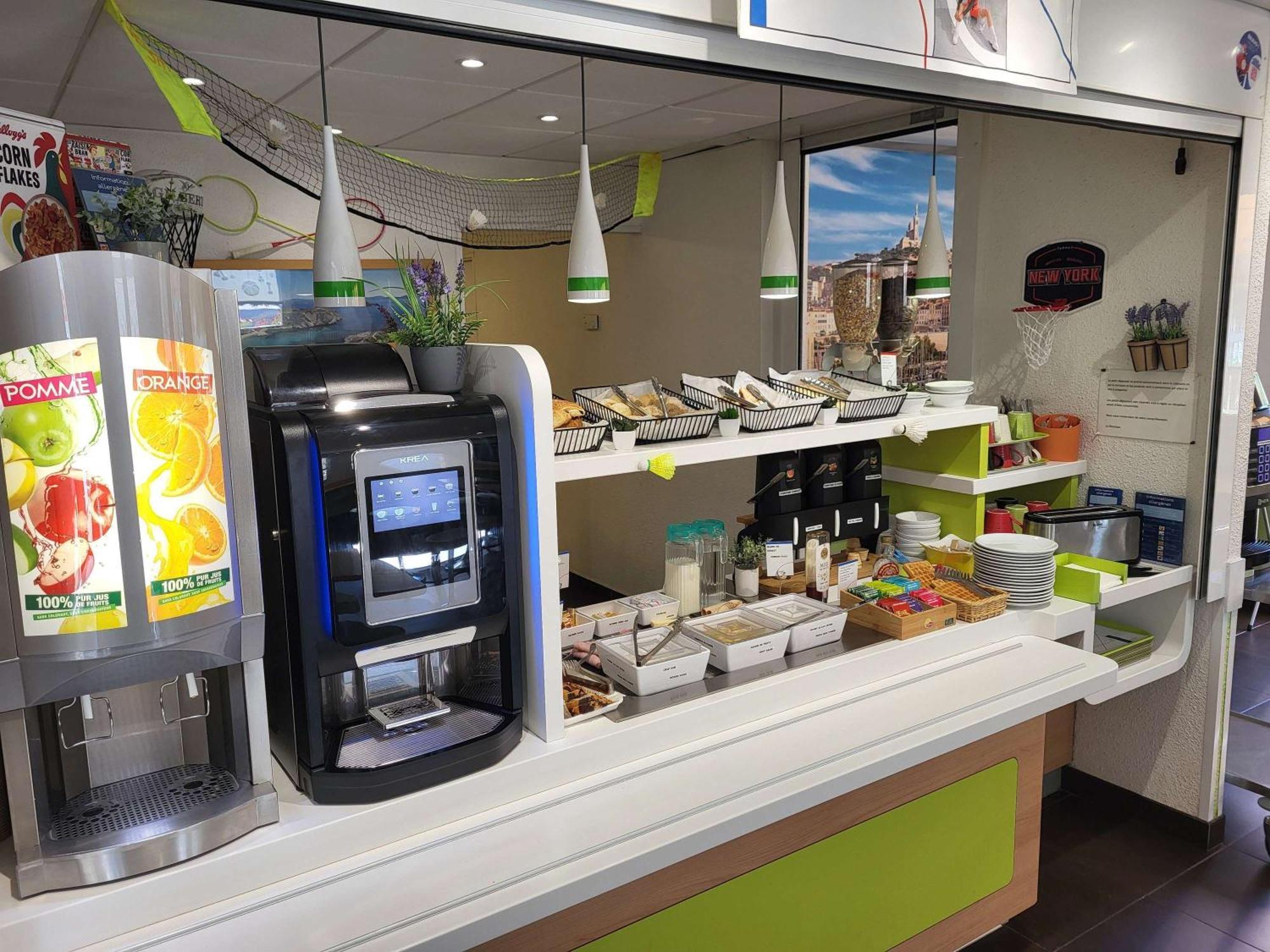 马赛瓦伦丁宜必思快捷酒店 外观 照片